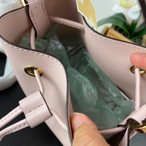 Michael Kors Suri SM Bucket Crossbody - Picture 5 of 7